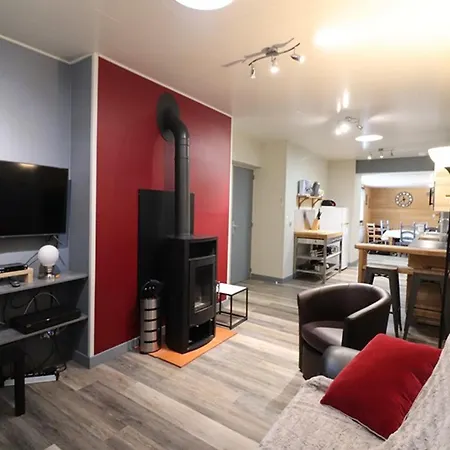 Hébergement de vacances Maison Renovee Avec Jardin Et Terrasses, Proche Station Super-lioran - Fr-1-742-306 *